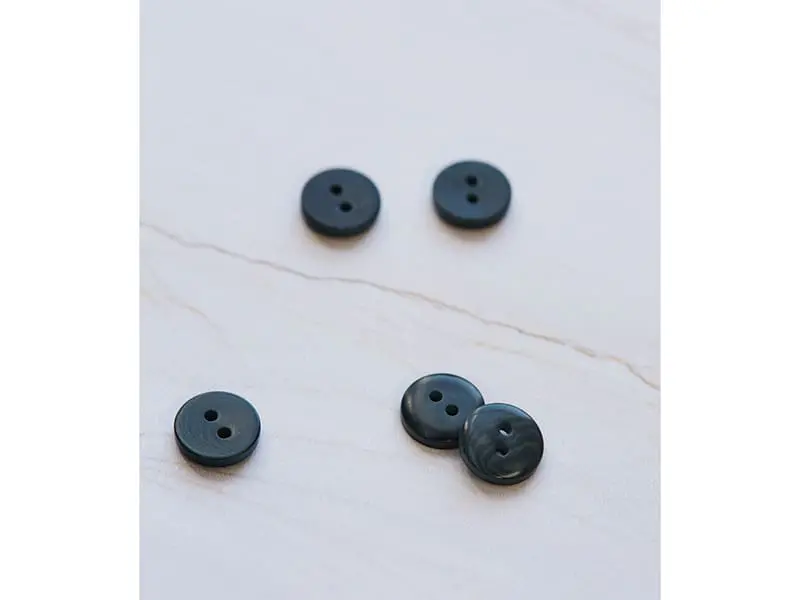 Mind the Maker 2-hole Corozo Button "Bottle Green", 11mm