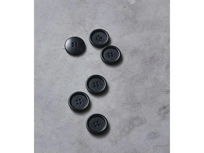 Meet Milk Dish Corozo Button "Dark Navy", 25mm