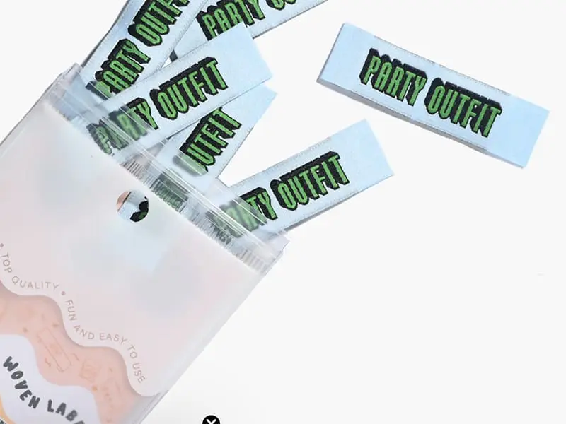 Kylie and the Machine: "Party Outfit" Woven Labels – Bild 3