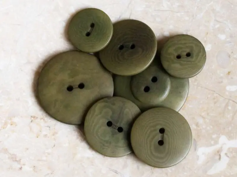 Atelier Brunette Corozo Knopf "Palm Ivy Green", 20mm