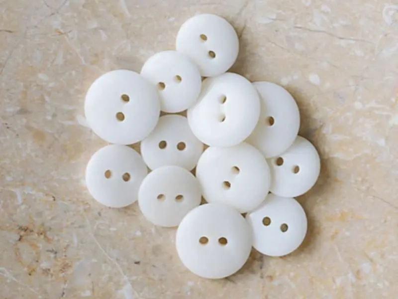 Atelier Brunette Knopf "Viny Optic White", 10mm