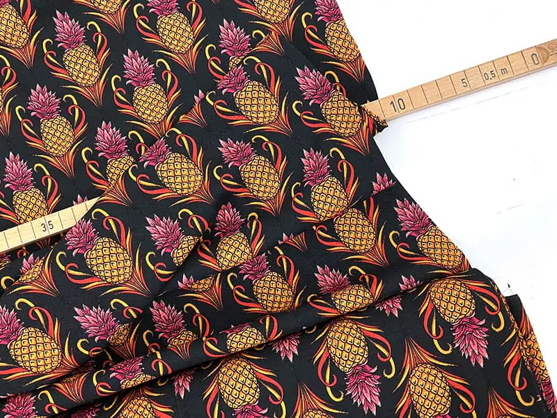 Reststück! 2,10m Pineapple Bloom by Bienvenido Colorido, Schwarz, Viskose