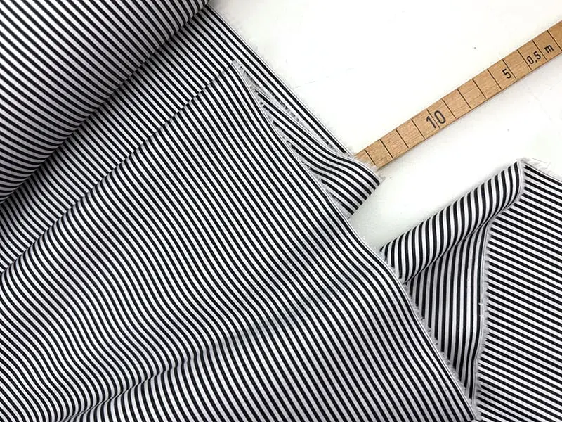 Designerleftover feine Popeline Streifen, Schwarz Weiß – Bild 2