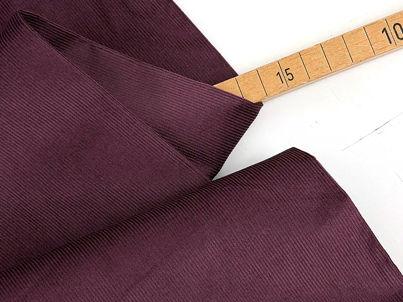 Shop the Look **Frau Kari studioschnittreif**, Feincord BW Burgundy – Bild 4