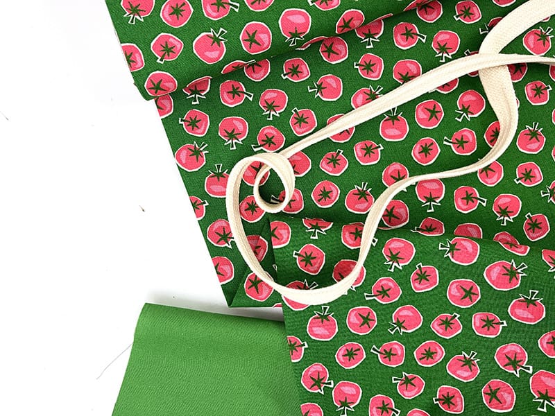 Nähpaket Schnelle Küchenschürze "Sew&Go", Cotton + Steel, Cherry Tomato, Green – Bild 2