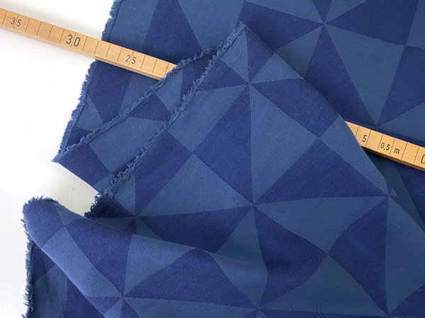 Designerleftover Jacquard Triangles, Ton in Ton Jeansblau