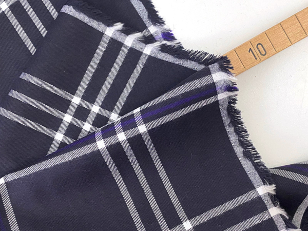 Designerleftover Baumwolle Karo, Dunkles Navy Weiß Violett – Bild 3