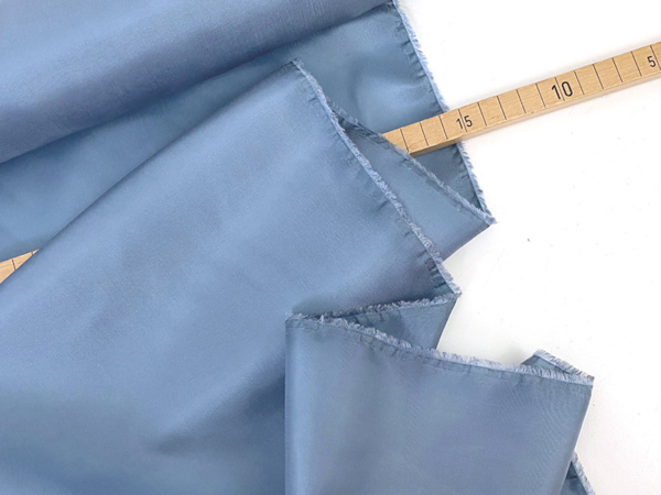 Futterstoff Hellblau / Taubenblau (Designerleftover), Viskose