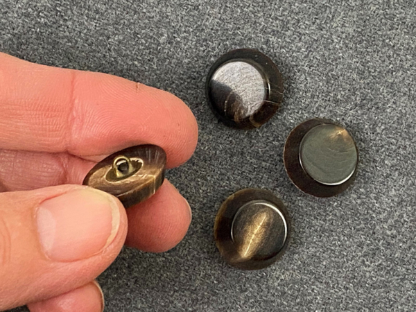Designer Knopf mit Steg, Echt Horn Dunkel, 17mm konisch – Bild 2