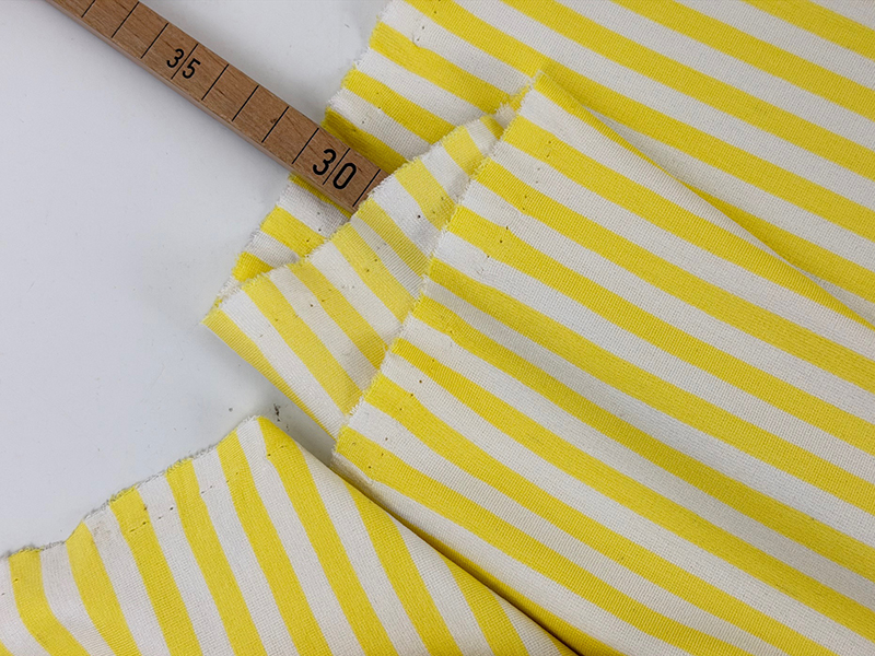 Shop the Look** Nähpaket Longsleeve Frau Yelda, Viskosejersey Gelb Ecru – Bild 4