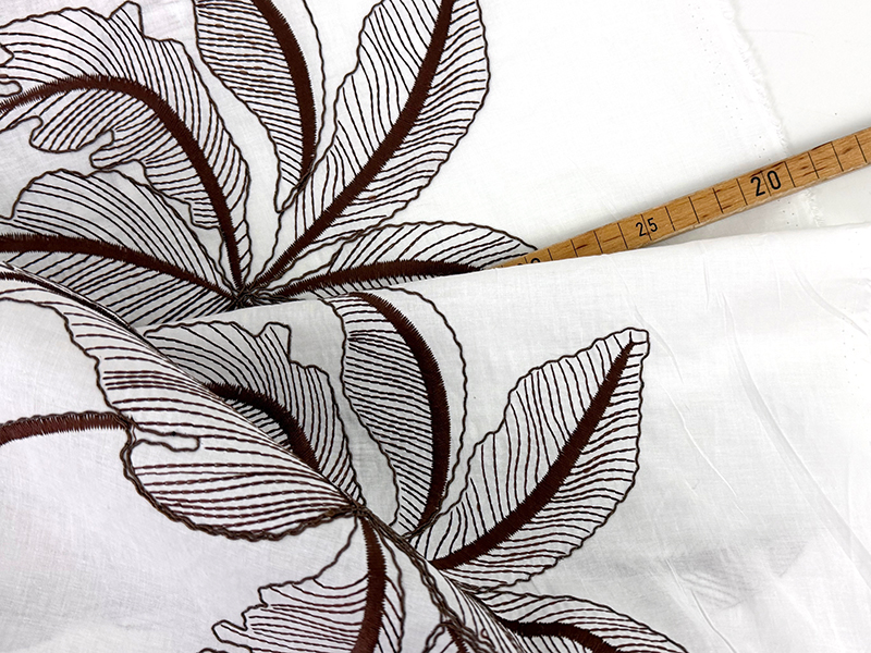 Cotton Voile Floral Embroidery, Chocolate Weiß – Bild 3