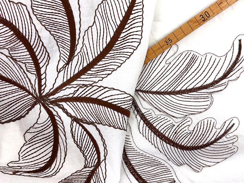 Cotton Voile Floral Embroidery, Chocolate Weiß – Bild 2