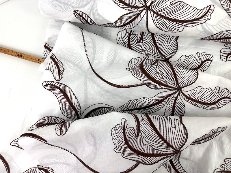 Cotton Voile Floral Embroidery, Chocolate Weiß
